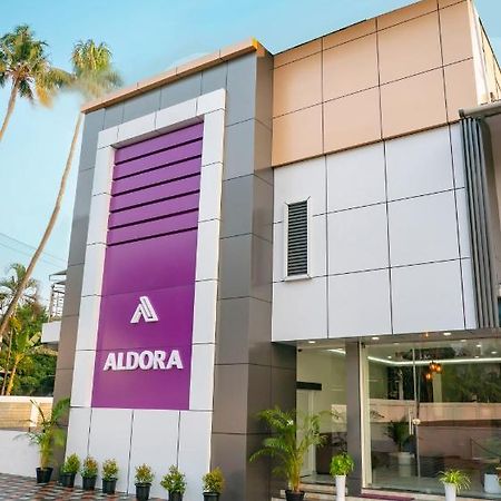 Отель Aldora Airport Residency Недумбассери Экстерьер фото