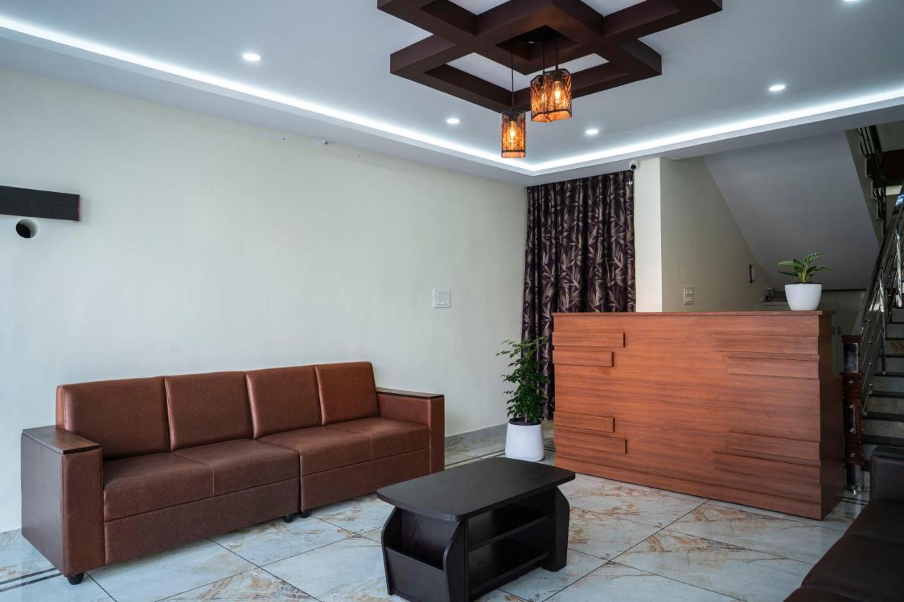 Отель Aldora Airport Residency Недумбассери Экстерьер фото