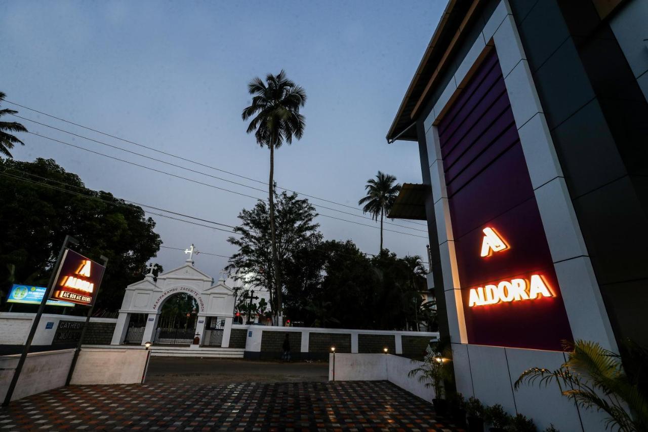 Отель Aldora Airport Residency Недумбассери Экстерьер фото
