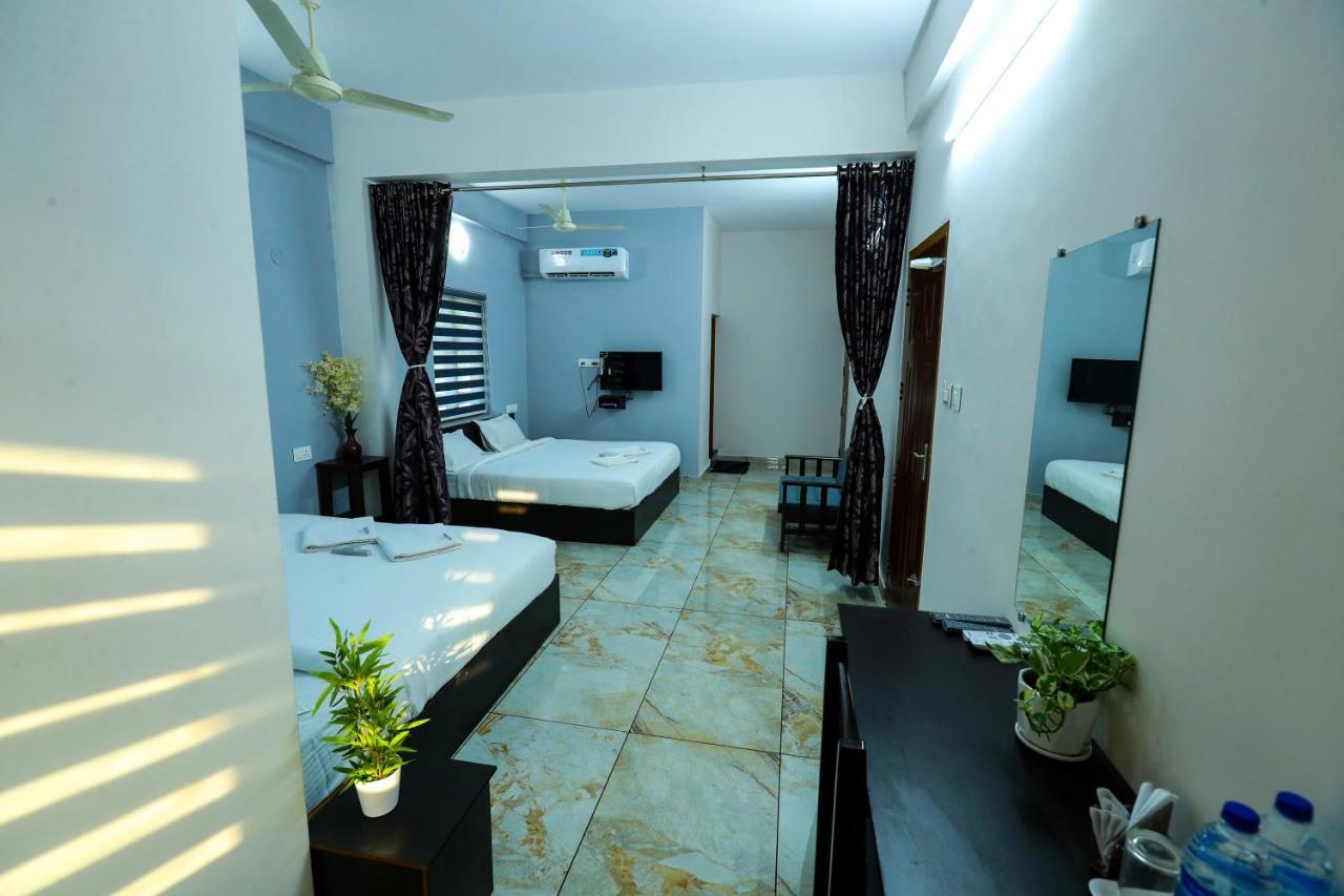 Отель Aldora Airport Residency Недумбассери Экстерьер фото