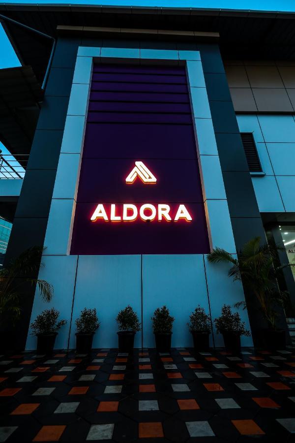 Отель Aldora Airport Residency Недумбассери Экстерьер фото